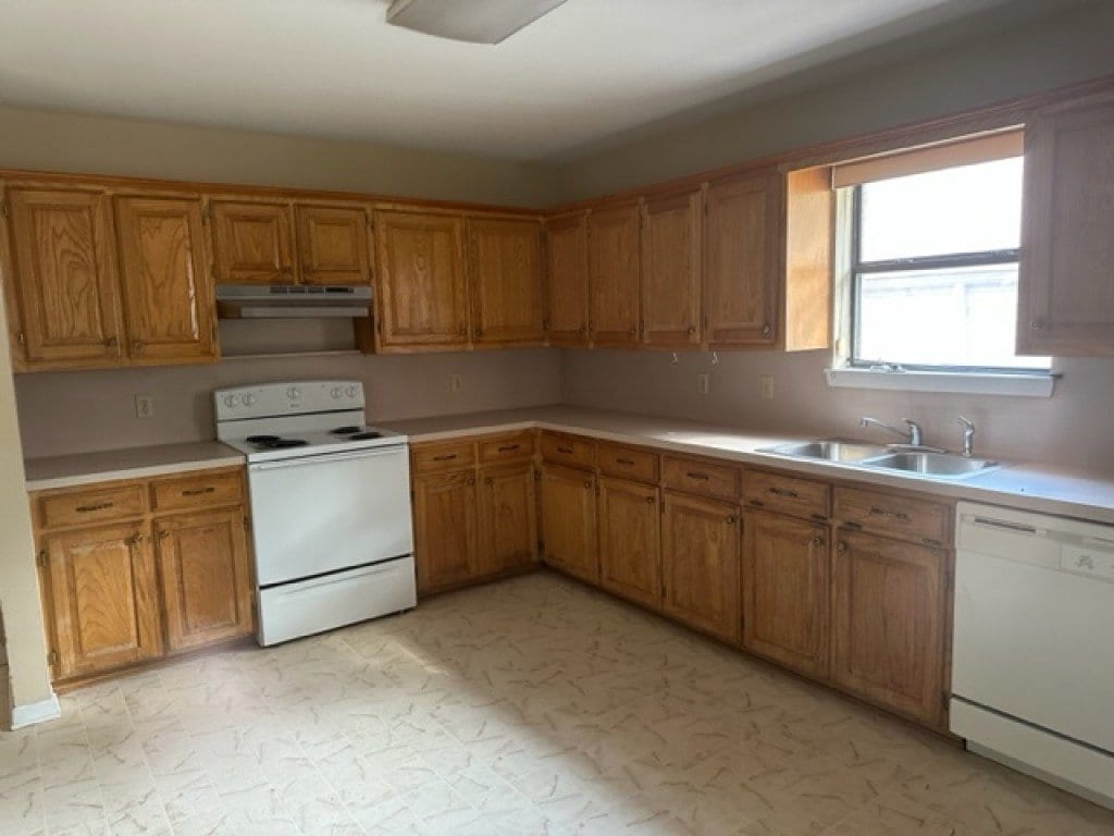 Building Photo - 2527 Westminster Dr