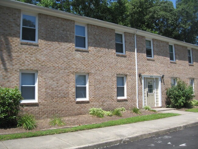 Building Photo - Merrifields Estates Apartments