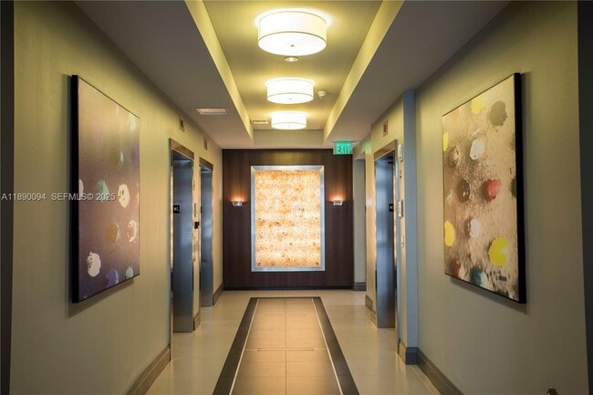 Building Photo - 2525 SW 3rd Ave