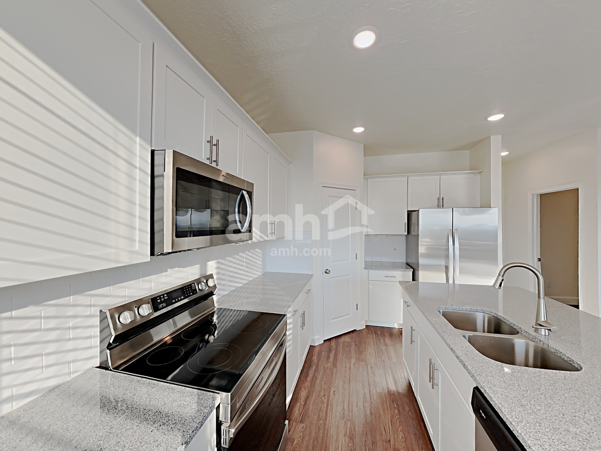 Building Photo - 1309 N Rickshaw Ln