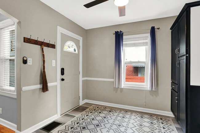 Building Photo - 233 W Westfield Blvd