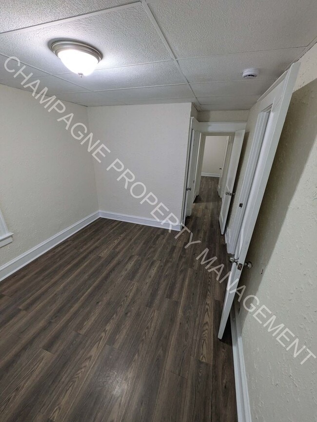 Building Photo - 3 Bedroom Home, centrally located in the heart of Kansas City