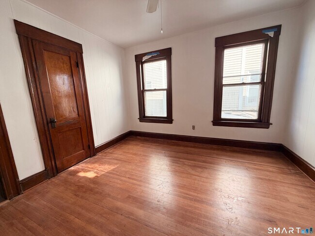 Building Photo - 394 Bishop Ave