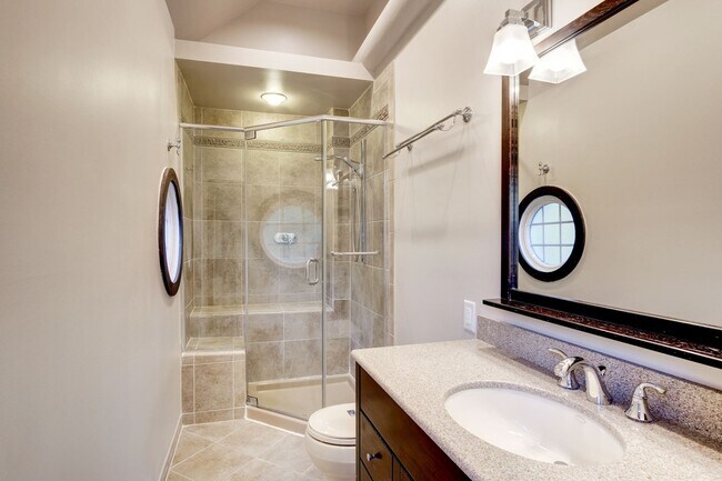 Building Photo - Updated 4 BD, 3.5 BA Stately Colonial on Kalmia RD in NW DC!!