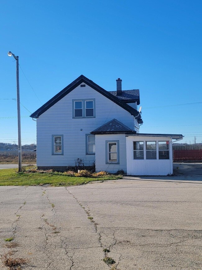 Building Photo - 8323 US-41