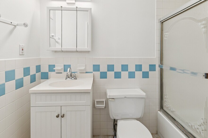 Building Photo - 3379 Frederick St