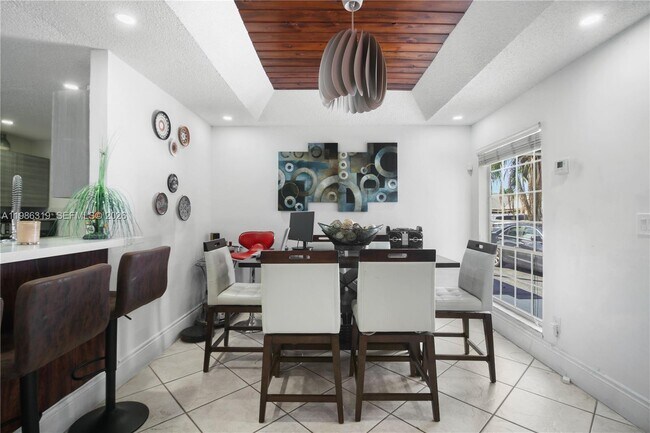 Building Photo - 10135 SW 139th Pl