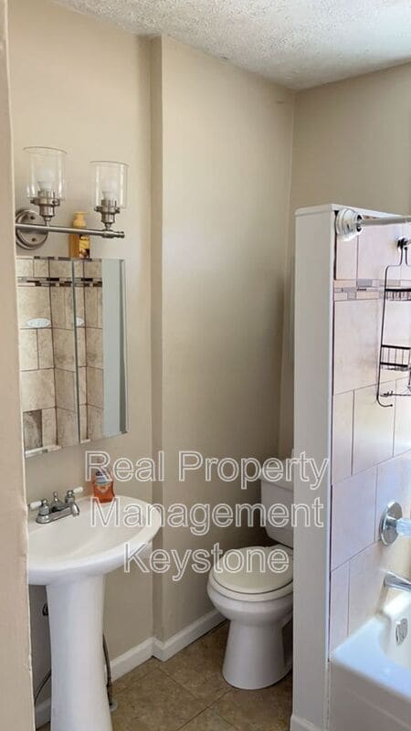 Building Photo - 33 Merritt Ave