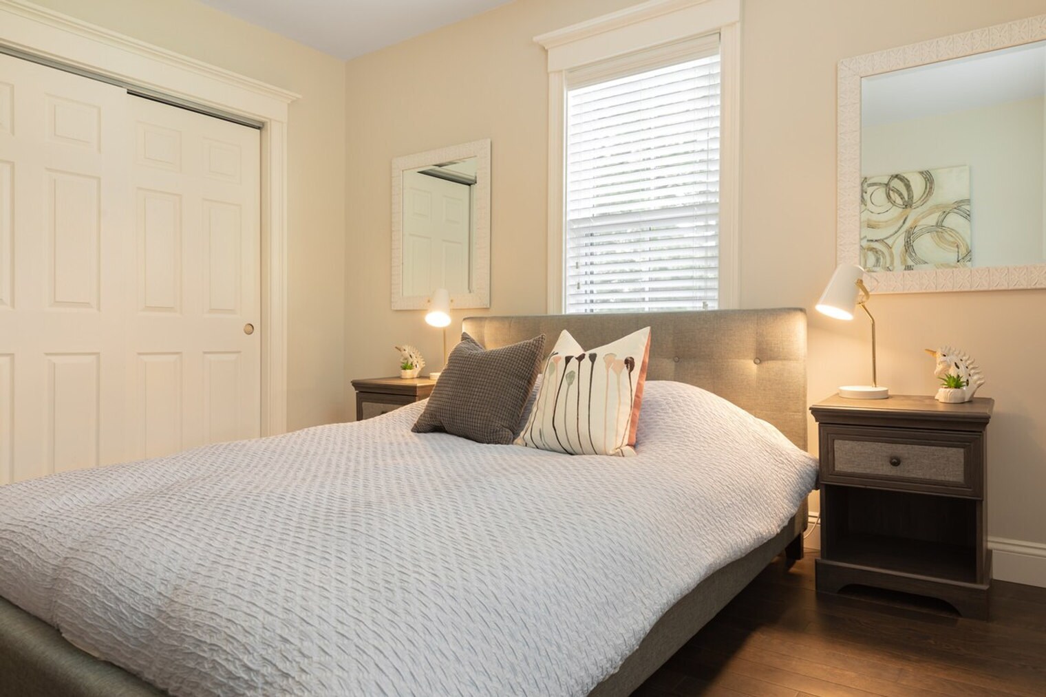 Building Photo - 810 Broadway-SI ID1511377P