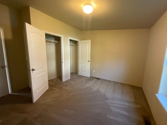 Building Photo - 3 Bed, 2 Bath Manufactured Home with a View
