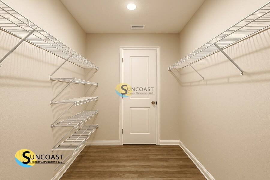 Building Photo - 5557 Broadgate Ct