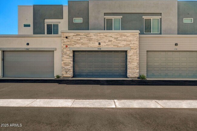 Building Photo - 16830 N 141st Ave