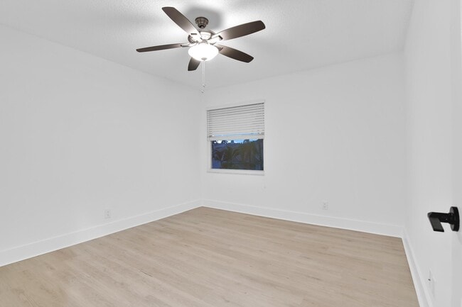 Building Photo - 8608 Vía Giula