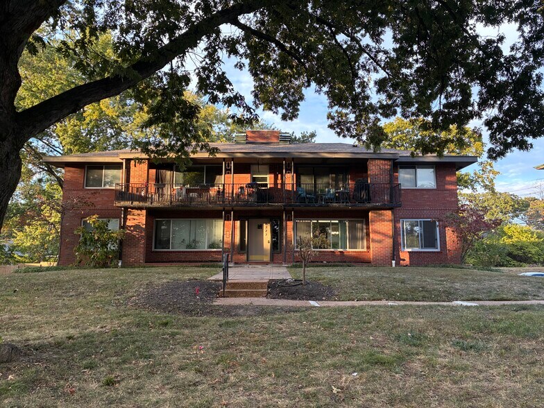 Building Photo - 8227 Delmar Blvd