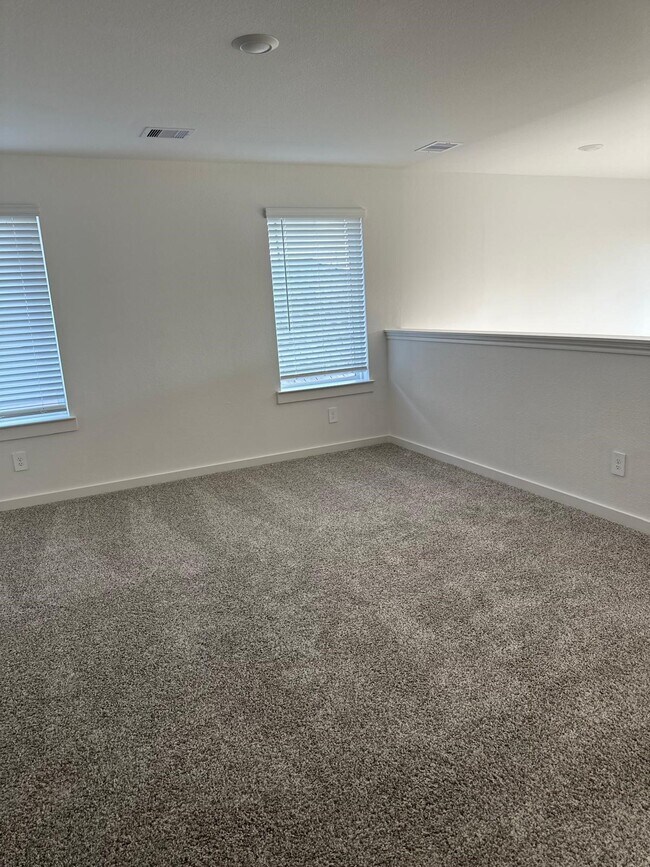 Building Photo - 8027 Marchese Dr