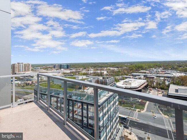 Building Photo - 930 Rose Ave
