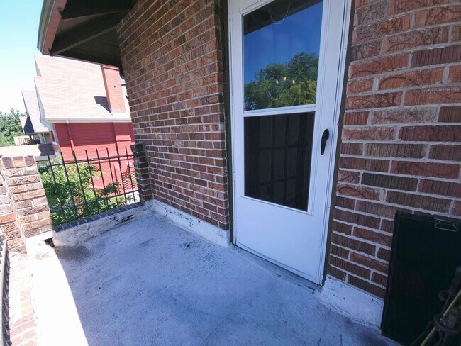 Building Photo - 440-442 Clarkson