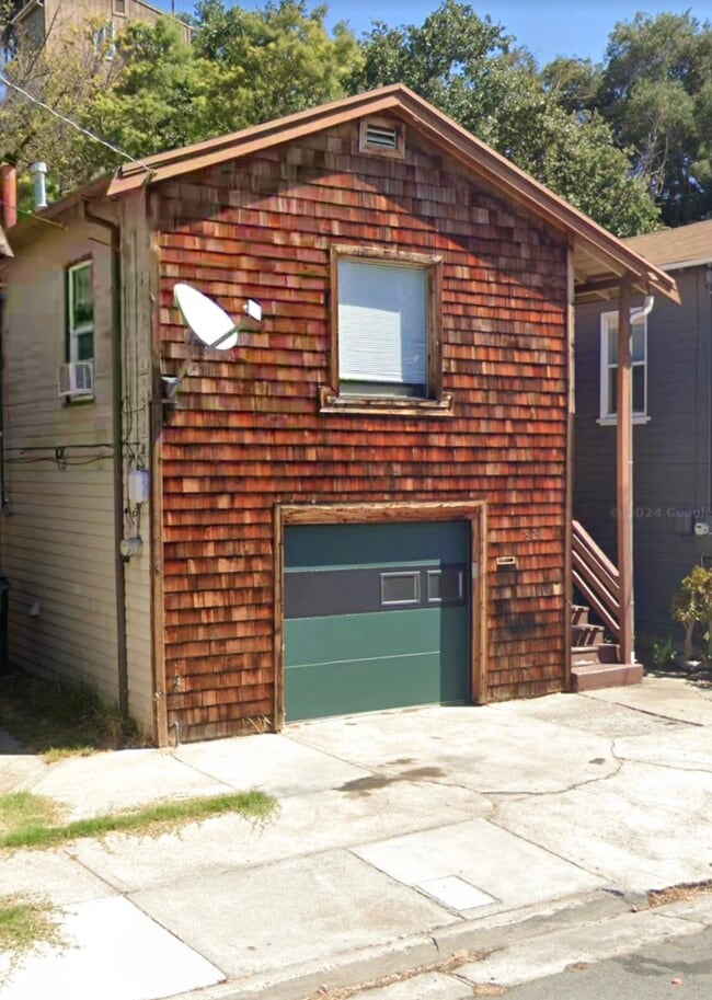 Building Photo - 828 Mariposa St