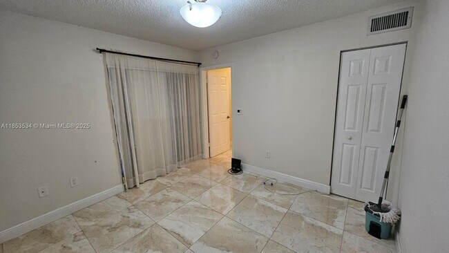 Building Photo - 14316 SW 97th Ln