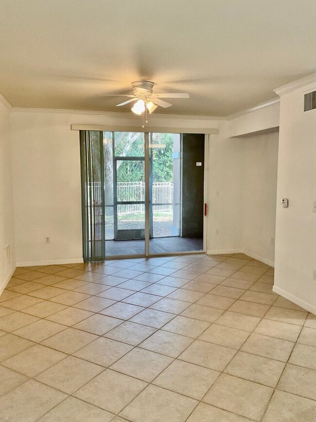 Building Photo - Palmetto