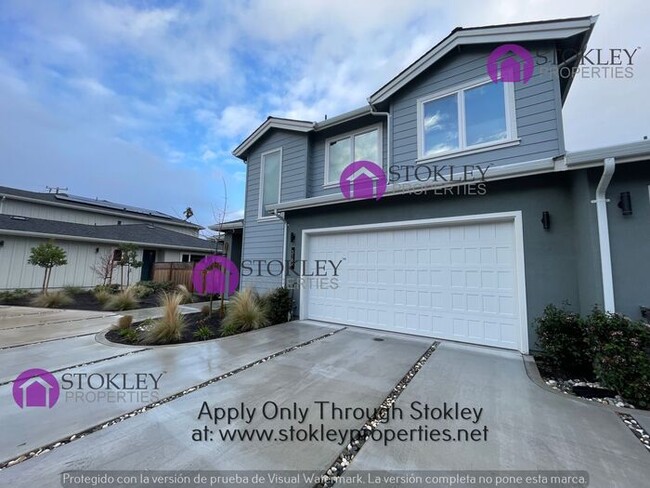 Building Photo - 3184 Manor Ave