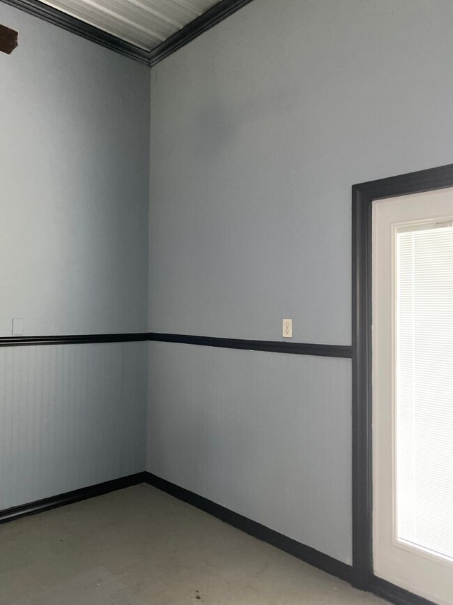 Building Photo - Small Home in Keatchie