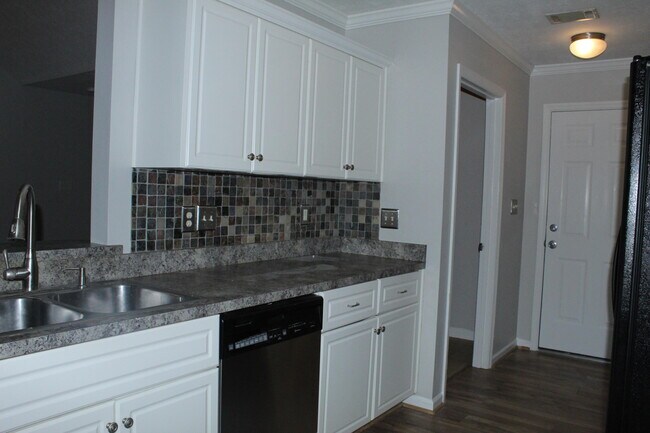 Building Photo - 789 Michelle Ct