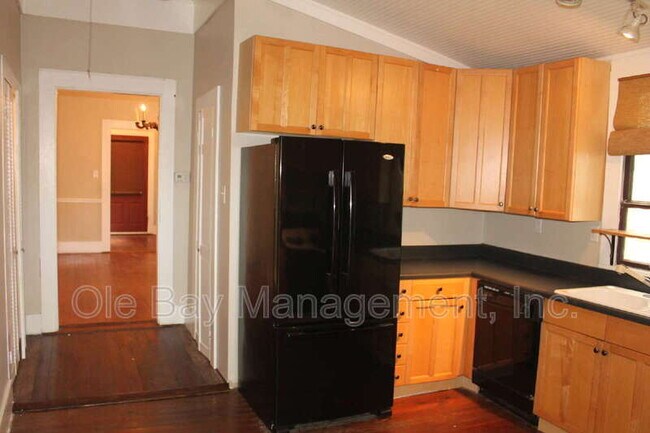 Building Photo - 1502 Church St