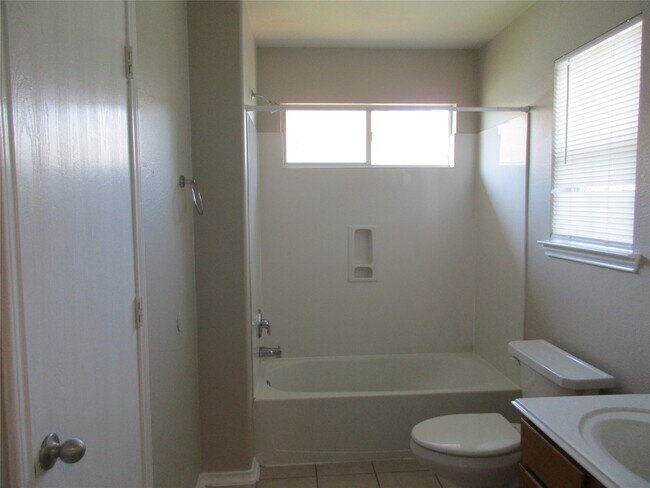 Building Photo - 12846 Colony Heath Ln