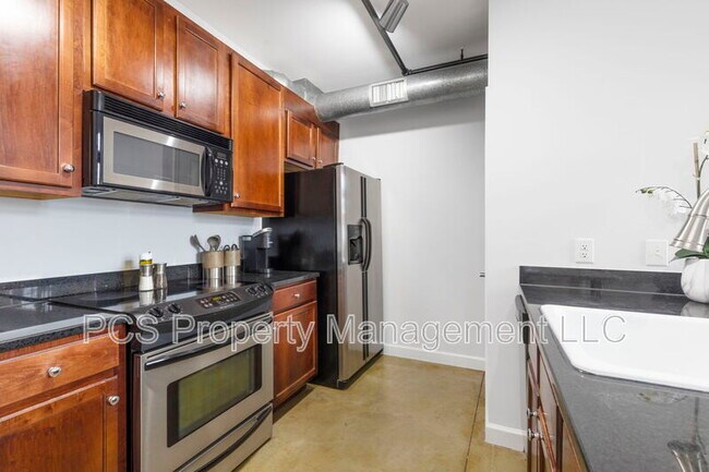 Building Photo - 815 Porter St