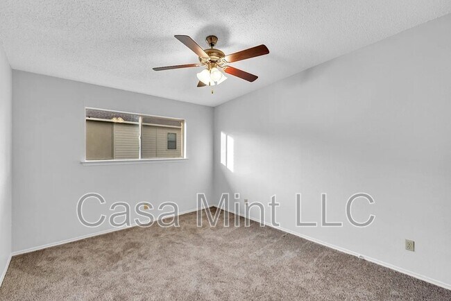 Building Photo - 803 Oakland St