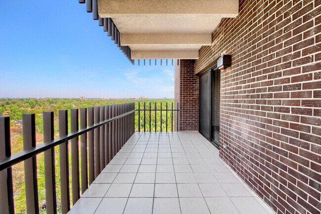 Building Photo - Gorgeous highrise apartment in Washington ...