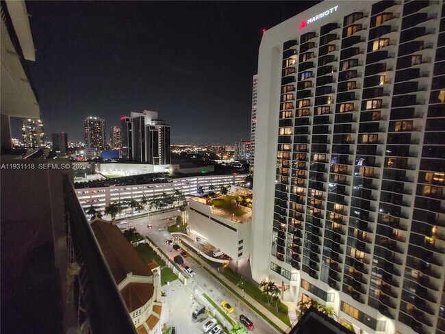 Building Photo - 555 NE 15th St