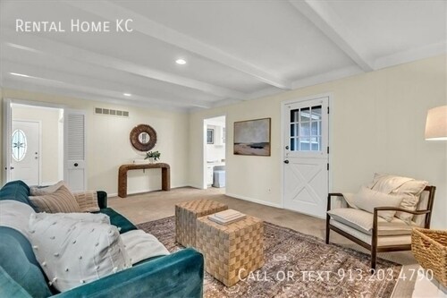 Building Photo - 6001 W 79th St