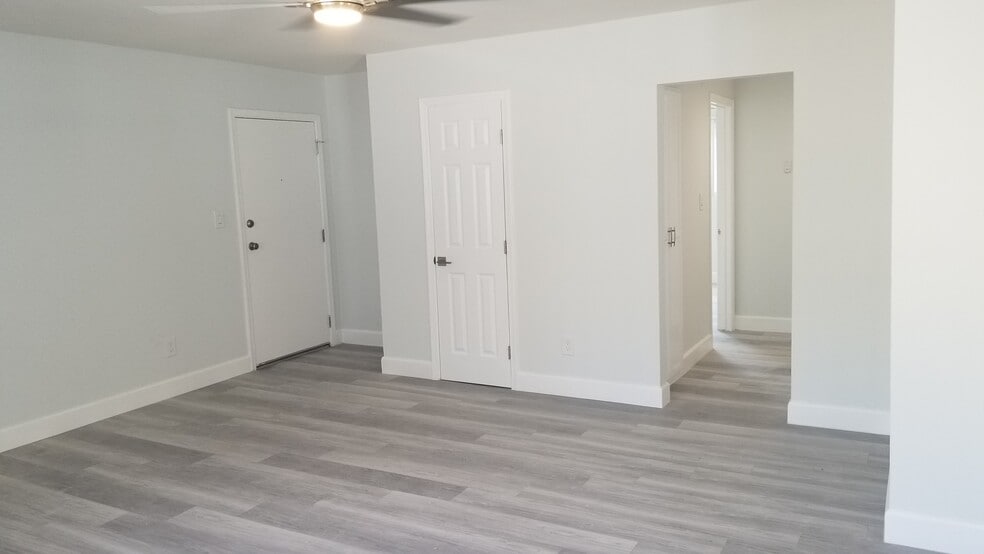 LIVING ROOM - 5667 Fountain Ave