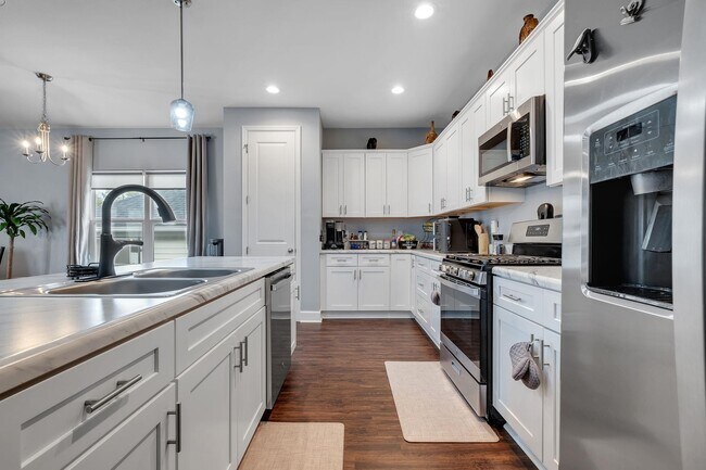 Building Photo - 4354 Bottle Brush Ln