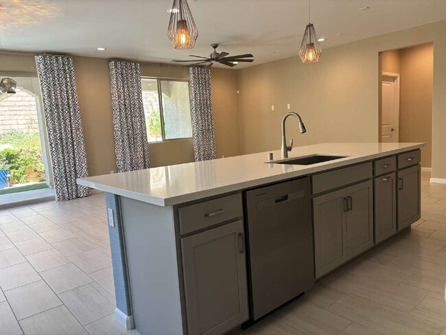Building Photo - Stylish 2-Bedroom Oasis Domani, Residents ...