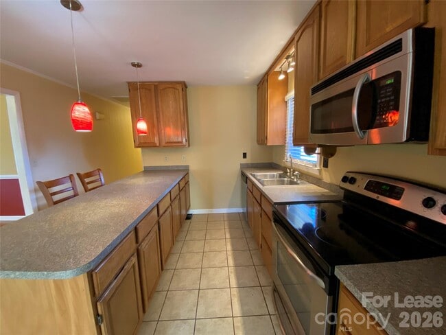 Building Photo - 203 Ratchford Farm Rd