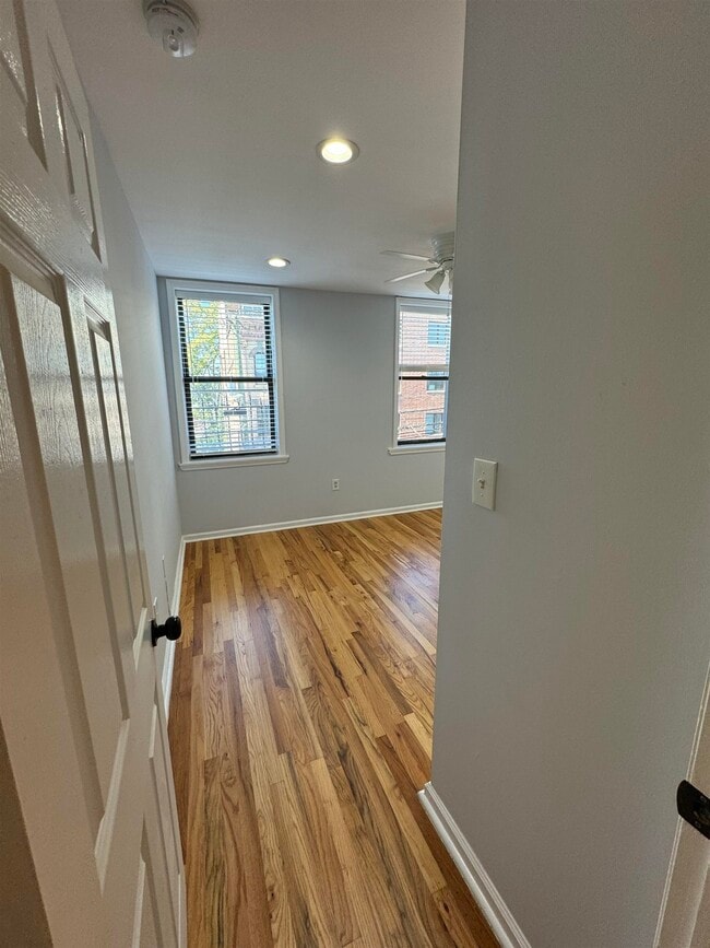 Building Photo - 384 Palisade Ave