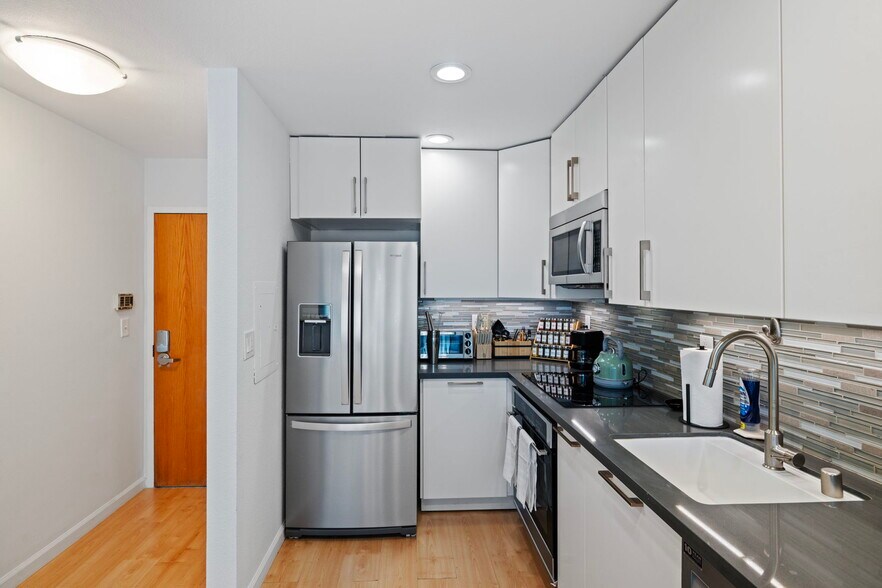 Building Photo - 1 Daniel Burnham Court