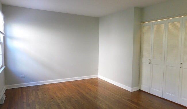 Building Photo - 1117 Summit Hills Ln