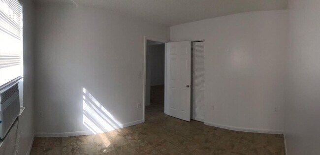 Building Photo - Downtown Miami - 2 Bedroom