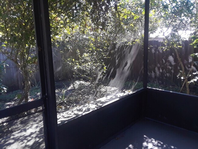 Building Photo - 1303 Candlewyck Dr