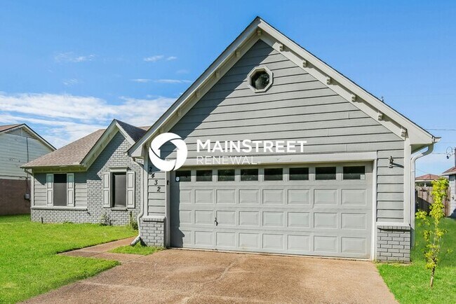 Building Photo - 3 Bedroom Pet-Friendly Home in Memphis, TN...