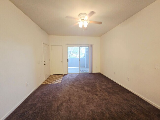 Building Photo - BEAUTIFUL 2 BEDROOM / 2 BATH LOWER LEVEL C...