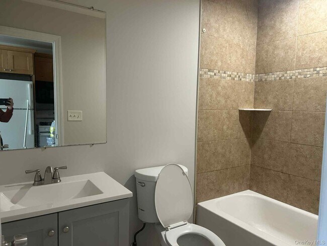 Building Photo - 16 Schneider Ave