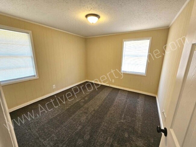 Building Photo - 4126 Ayers Rd