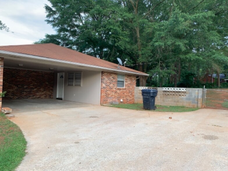 Building Photo - 209 Polaris St