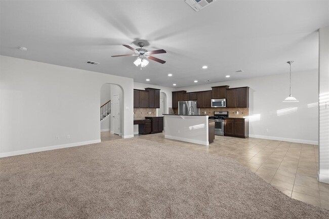 Building Photo - 706 Harwood Dr