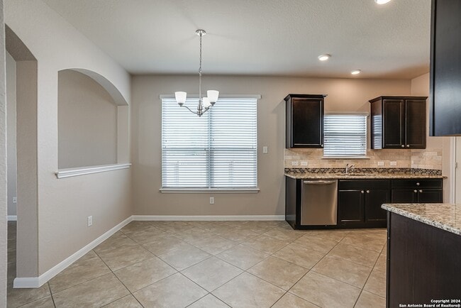 Building Photo - 2307 Clover Ridge
